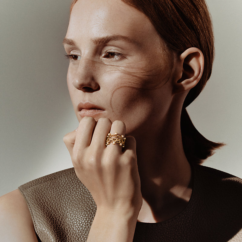 Chaine d'ancre Calypso ring, medium model - Yellow gold | Hermès USA